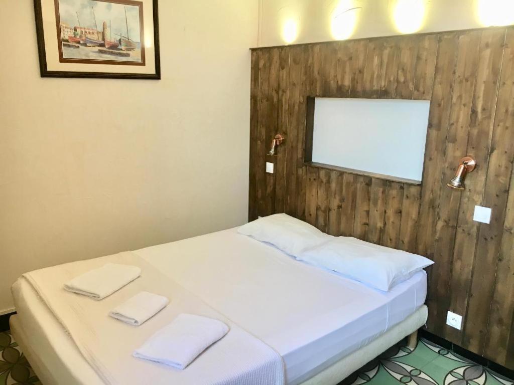 Hotel Le Centre เลอบูลู ภายนอก รูปภาพ